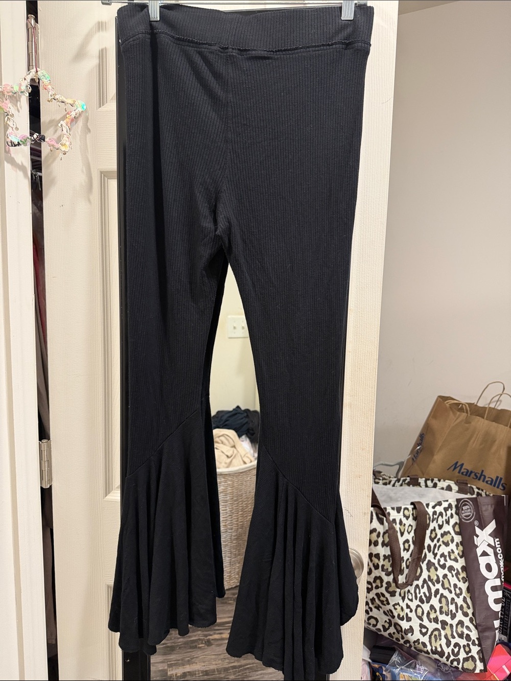 Free People Movement Ribbed Flared Yoga Pants with Ruffle Hem M - Picture 4 of 4